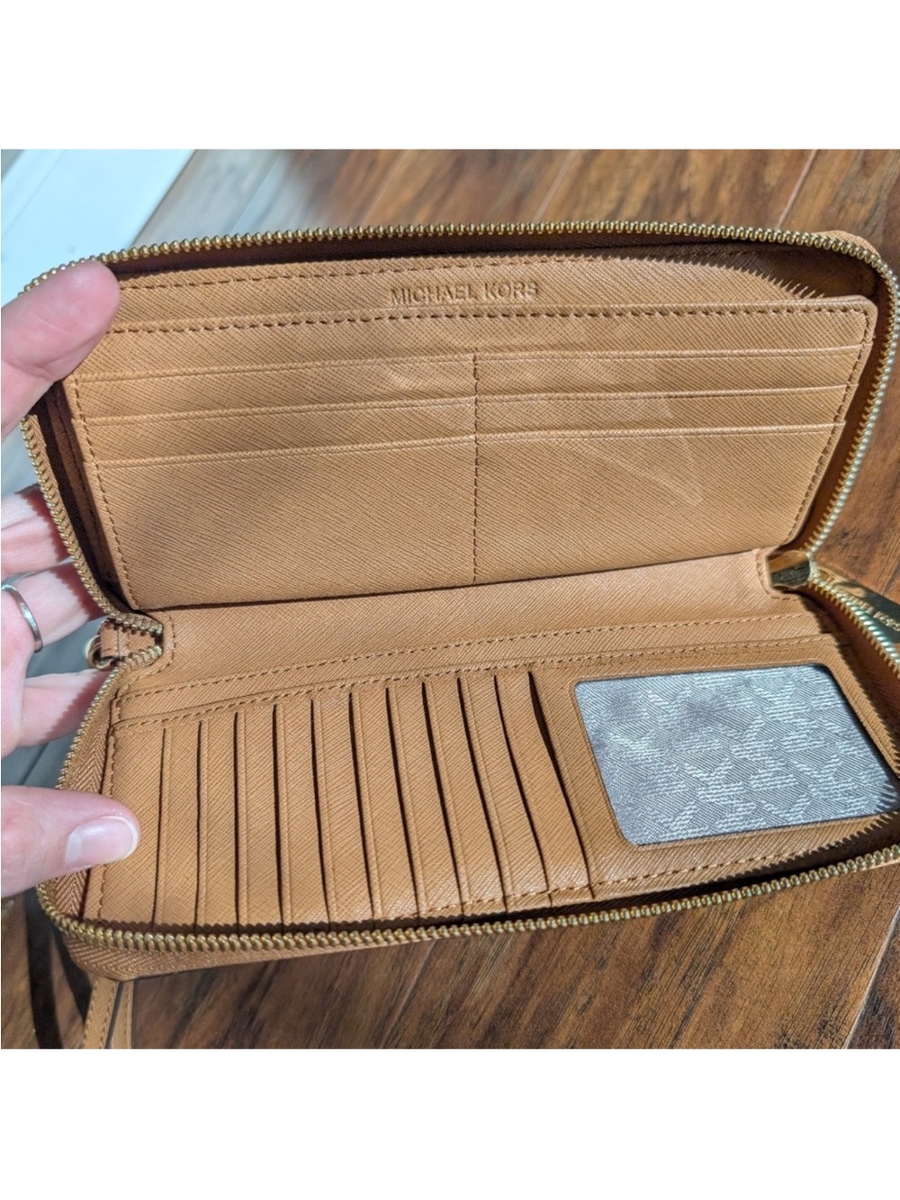 Michael Kors Tan Saffiano Zip Wallet EUC - Picture 4 of 4